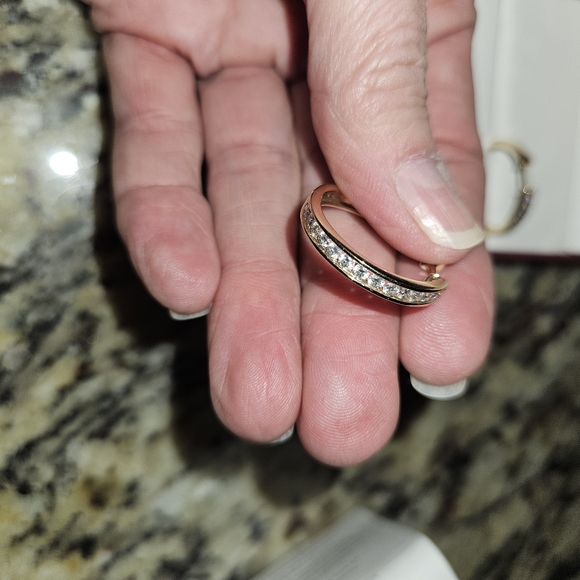 10kt Helzberg Diamond Hoops 1 Carat total weight - Picture 7 of 11